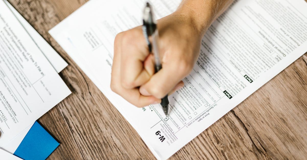 Cover Image for Life Insurance Beneficiary vs Your Will: Which One Controls the Payout